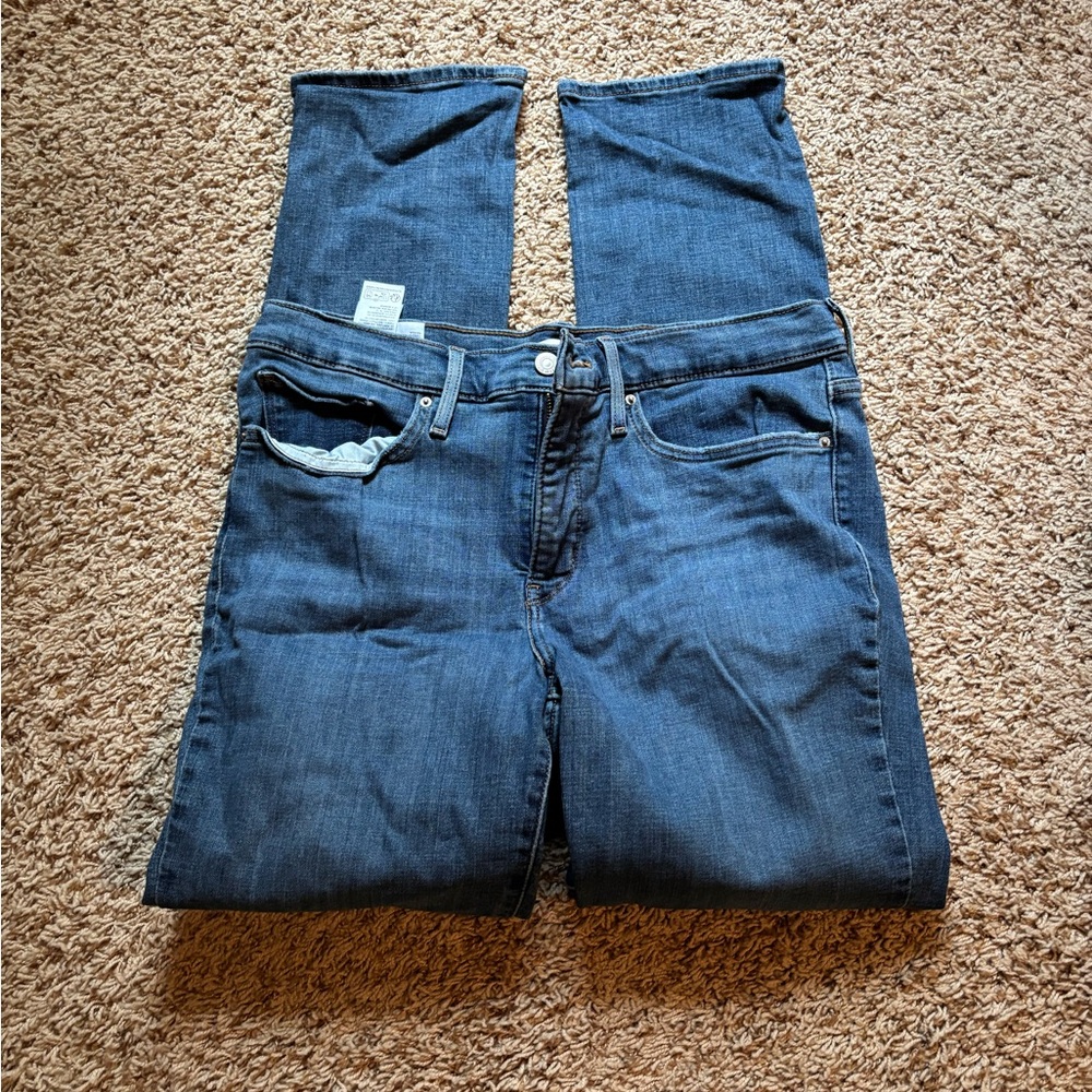 Levi’s 314 Shaping Straight Jeans